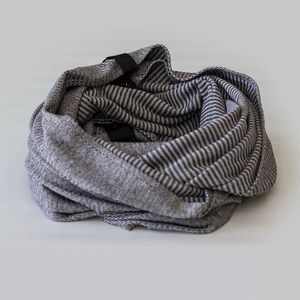 Lululemon Vinyasa Scarf, Mini Check Pique Black White, excellent condition